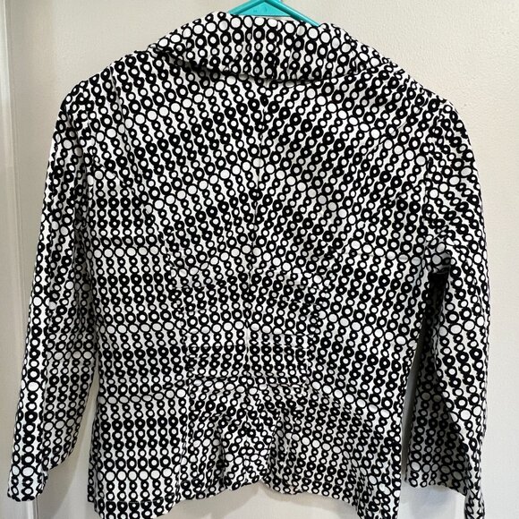 CAbi Women's Black And Off White Circles Stretch Blazer 3/4 Sleeves Size 0 - Picture 2 of 7